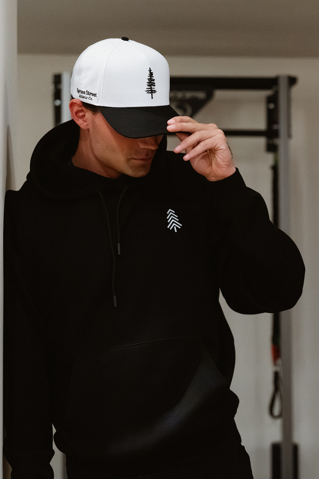 The Hudson: White | Black